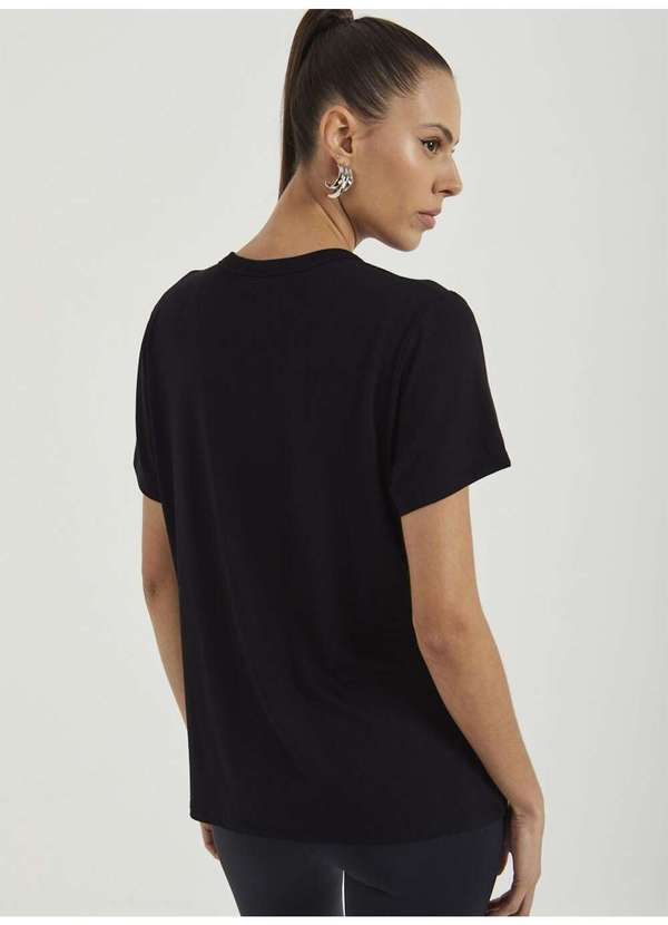 Colcci - Camiseta Manga Curta Sport Perfect Black - Preto 2