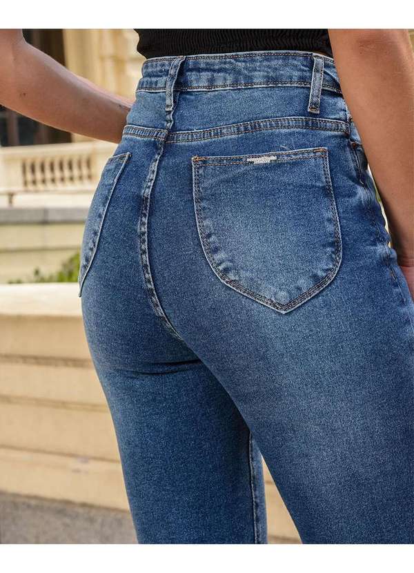 Consciência - Calca Jeans Feminina Cropped Flare Cintura Media com Elastano Azul 4