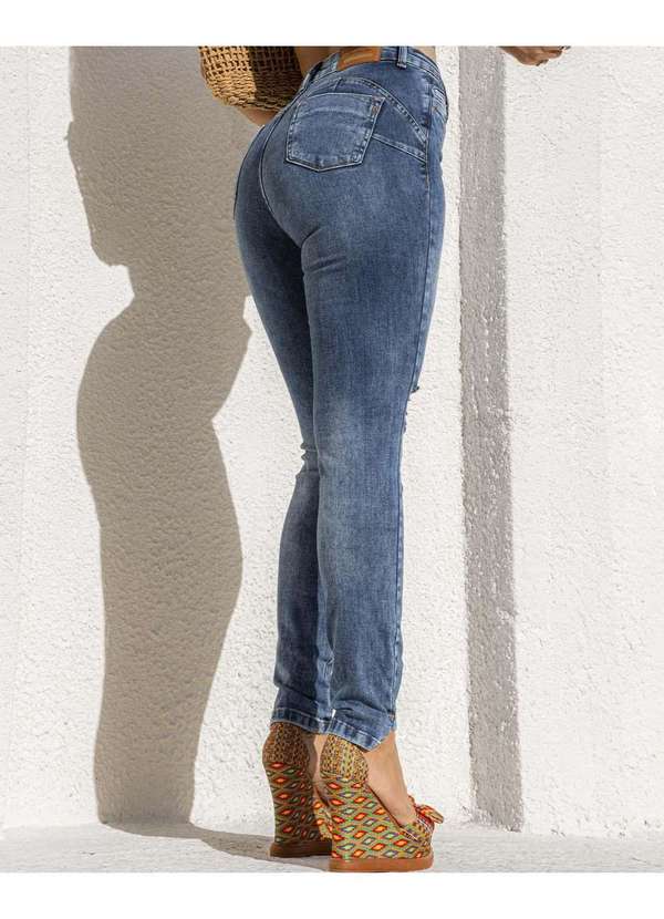 Consciência - Calca Jeans Feminina Skinny Cintura Media com Barra Irregular Azul 4