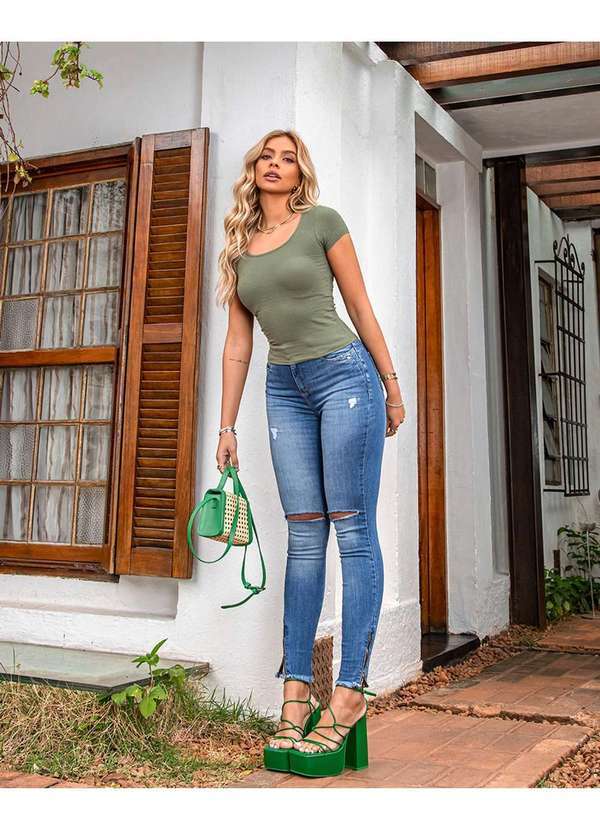 Consciência - Calca Jeans Feminina Skinny Cintura Media com Ziper na Barra Azul