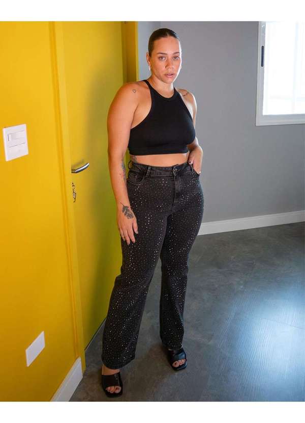 Consciência - Calca Jeans Feminina Wide Leg Plus Size com Aplicacao Preto