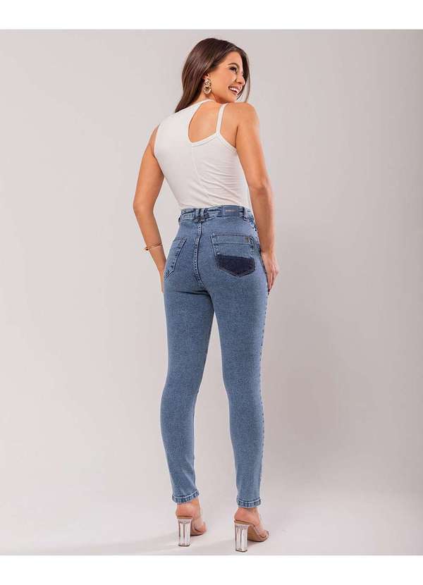 Consciência - Calca Jeans Mom Feminina Cintura Alta Detalhe Joelho Azul 2