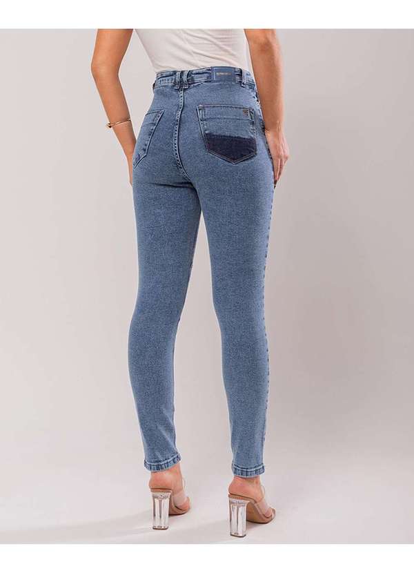 Consciência - Calca Jeans Mom Feminina Cintura Alta Detalhe Joelho Azul 4