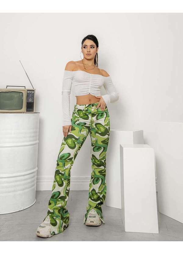 Consciência - Calca Jeans Verde Feminina Flare com Abertura Frontal na Barra Verde