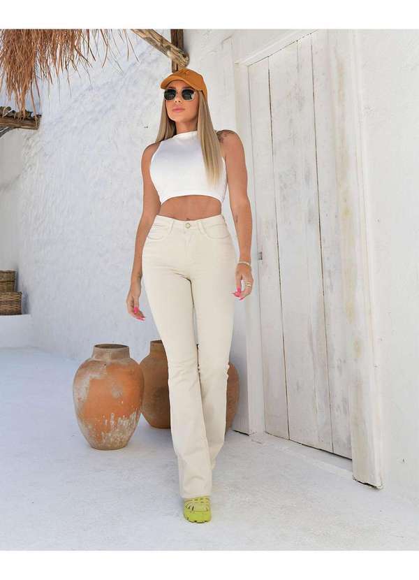 Consciência - Calca Sarja Flare Feminina Cintura Media com Barra Desfiada Branco
