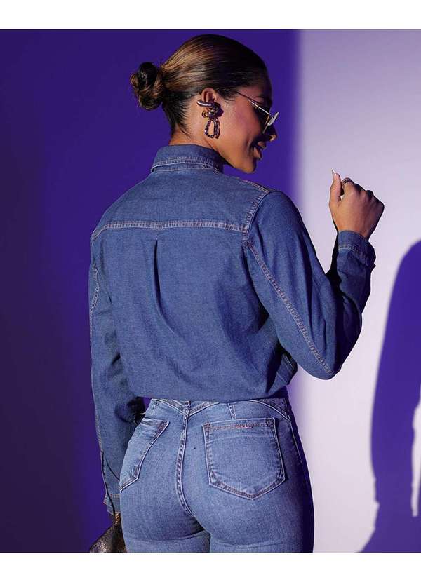 Consciência - Camisa Jeans Feminina com Bordado e Pence Azul 2