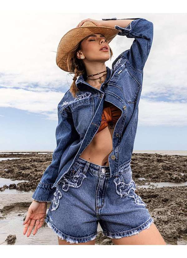 Consciência - Camisa Jeans Oversize Feminina com Bordado Ana Castela Azul