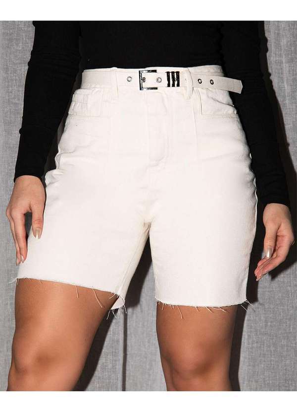Consciência - Bermuda Jeans Off White Mom Feminina Cintura Media com Cinto Branco 3
