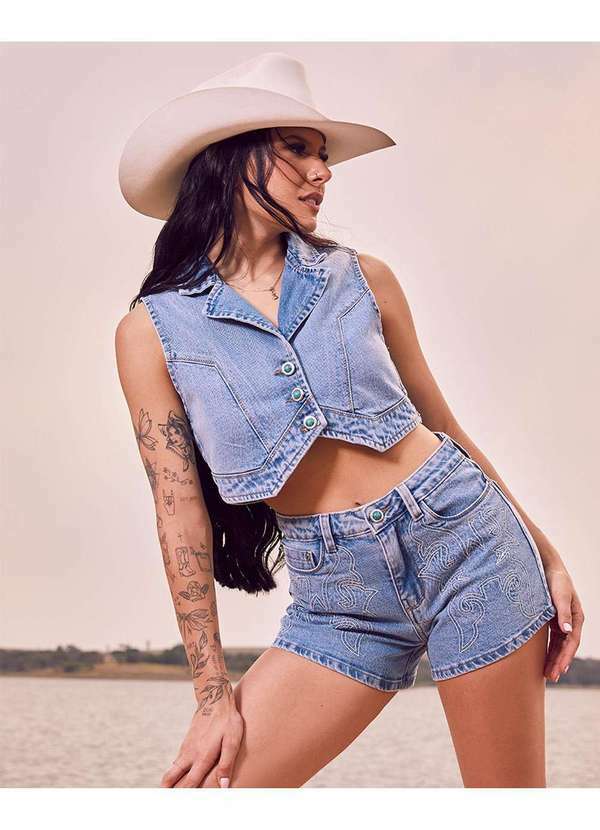 Consciência - Shorts Jeans Mom Feminino Cintura Media com Bordado Ana Castela Azul