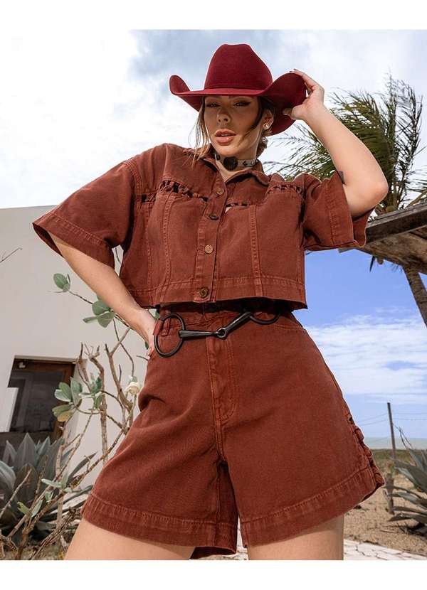 Consciência - Shorts Sarja Mom Feminino Cintura Alta Entrelacado Ana Castela Marrom