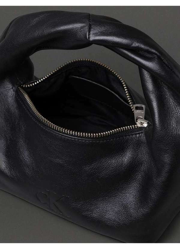 Calvin Klein Jeans - Bolsa Pequena Feminina Fluffy Calvin Klein Jeans - Preto Preto