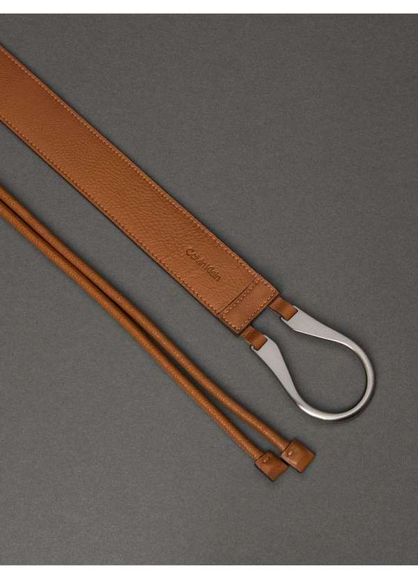 Calvin Klein Jeans - Cinto Feminino Alça Roliça Calvin Klein - Havana Marrom 1