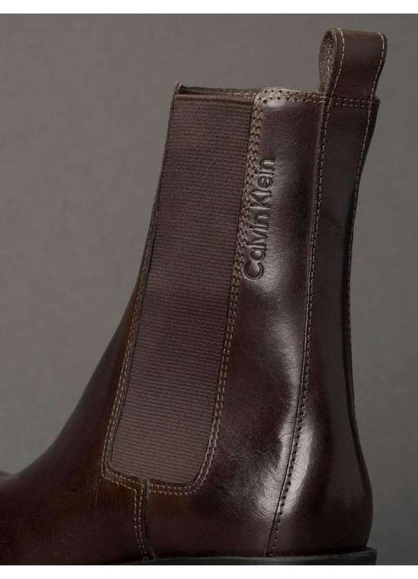 Calvin Klein Jeans - Bota Feminina Cano Médio Chelsea Calvin Klein - Cafe Marrom 2