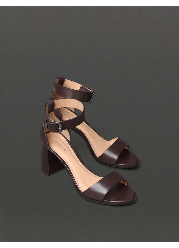 Calvin Klein Jeans - Sandália Feminina Salto Bloco Calvin Klein - Cafe Marrom