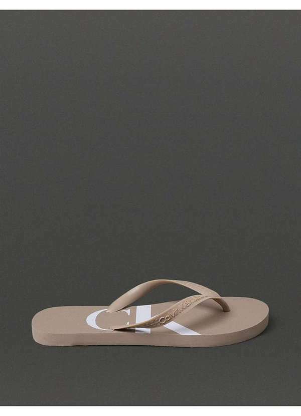 Calvin Klein Jeans - Chinelo Masculino Logo Corrido Calvin Klein Jeans - Caqui Claro Bege