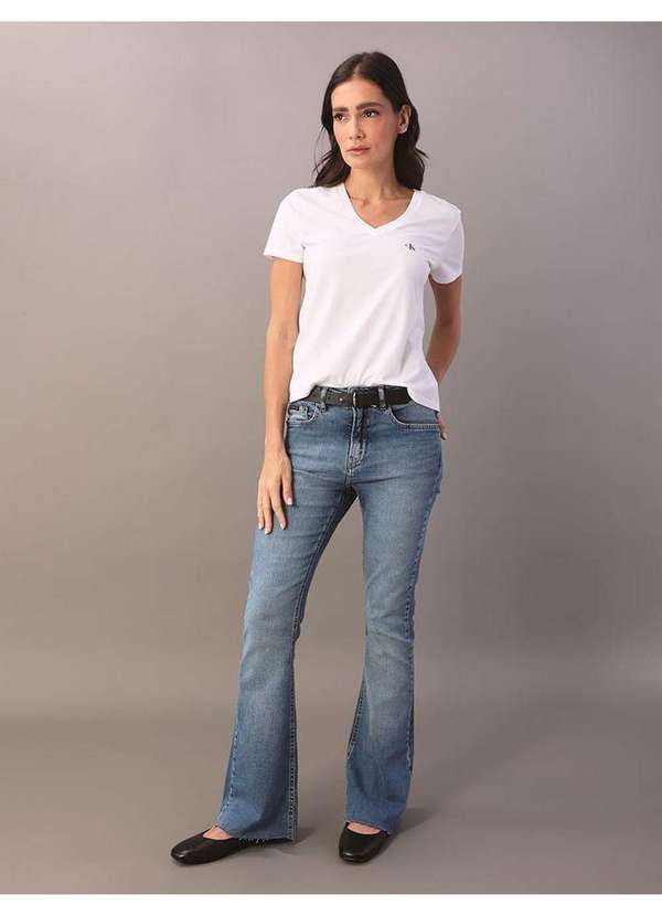 Calvin Klein Jeans - Camiseta Feminina Decote V - Branco 2 Branco