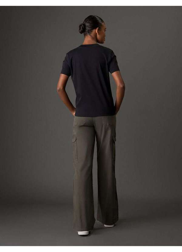 Calvin Klein Jeans - Camiseta Feminina Gola V Egípcio Calvin Klein Jeans - Preto Preto 2