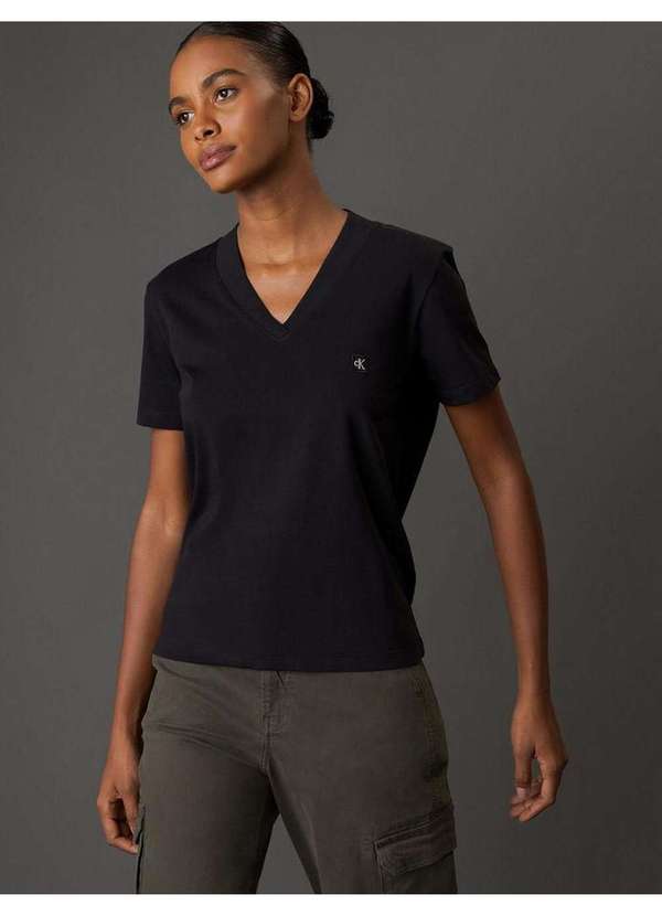 Calvin Klein Jeans - Camiseta Feminina Gola V Egípcio Calvin Klein Jeans - Preto Preto 5
