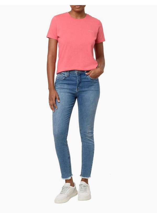 Calvin Klein Jeans - Camiseta Feminina Logo Básico Peito - Melancia Vermelho 2