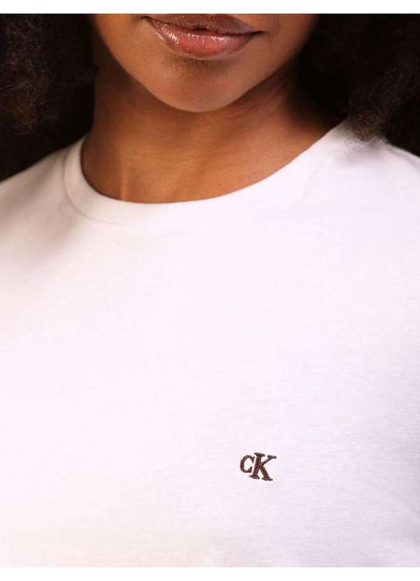 Calvin Klein Jeans - Camiseta Feminina Logo Bordado Calvin Klein Jeans - Branco 2 Branco 4