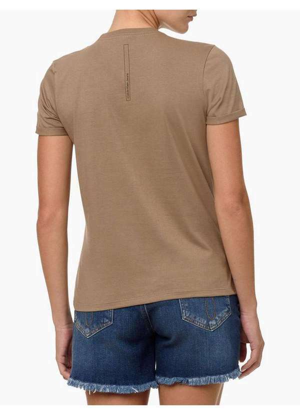 Calvin Klein Jeans - Camiseta Feminina Regular Logo - Caqui Claro Bege