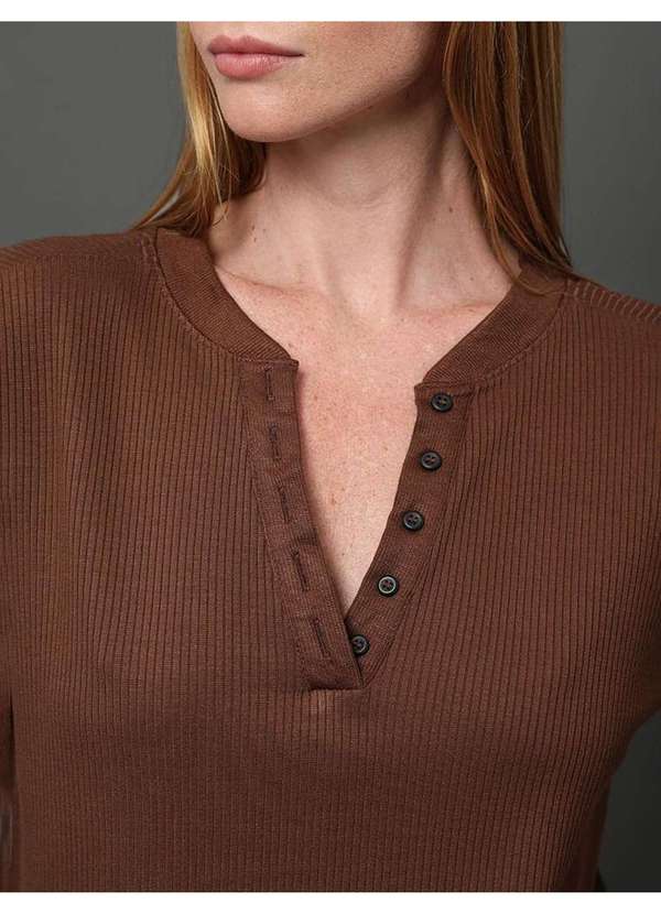 Calvin Klein Jeans - Camiseta Feminina Ribana com Botões Calvin Klein - Marrom Marrom 4