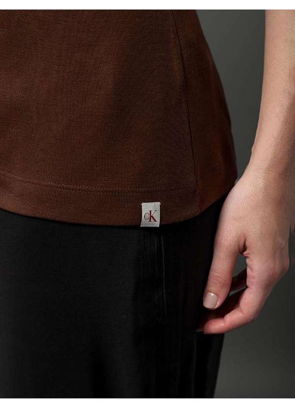 Calvin Klein Jeans - Regata Feminina Decote Quadrado Calvin Klein Jeans - Marrom Marrom 5