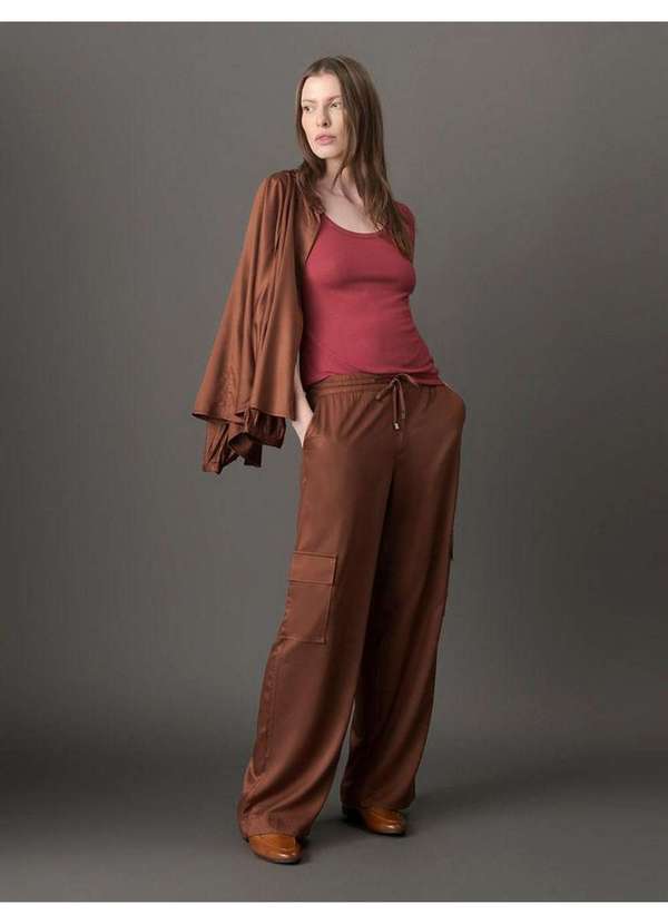 Calvin Klein Jeans - Calça Feminina Acetinada com Amarração Calvin Klein - Marrom Marrom 3