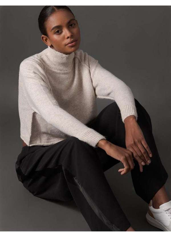 Calvin Klein Jeans - Calça Feminina Alfaiatada Acetinada Calvin Klein Jeans - Preto Preto 4