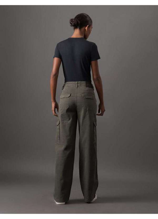 Calvin Klein Jeans - Calça Feminina Color Wide Led Cargo Calvin Klein Jeans - Militar Verde 2