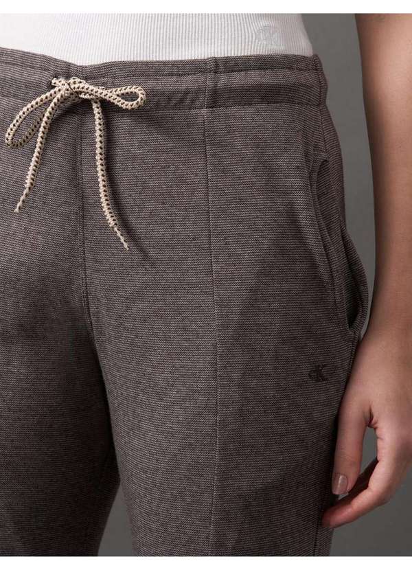 Calvin Klein Jeans - Calça Feminina Fendas Linho Mini Graphic Calvin Klein Underwear - Marrom