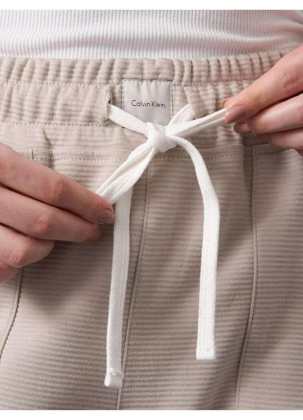 Calvin Klein Jeans - Calça Feminina Pantalona Suedine Soft Calvin Klein Underwear - Ca Bege 5