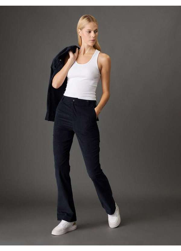 Calvin Klein Jeans - Calça Feminina Wide Leg de Veludo Cotelê Calvin Klein Jeans - Mar Azul