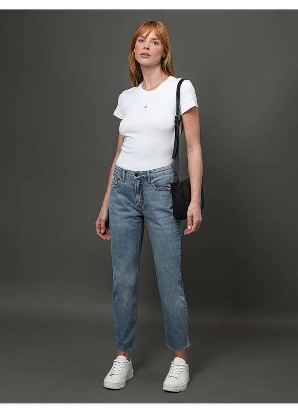 Calvin Klein Jeans - Calça Jeans Feminina Cropped Straight Calvin Klein - Azul Claro Azul