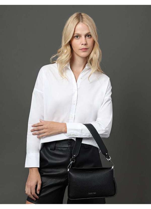 Calvin Klein Jeans - Camisa Feminina Over Calvin Klein - Branco Branco 5