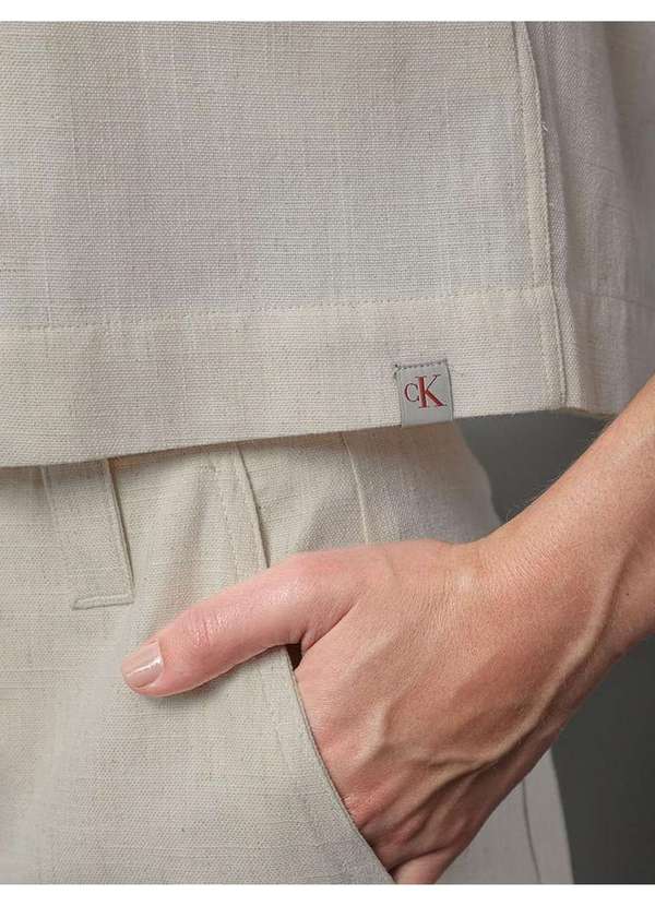 Calvin Klein Jeans - Camisa Feminina Viscolinho Calvin Klein Jeans - Branco Branco 3