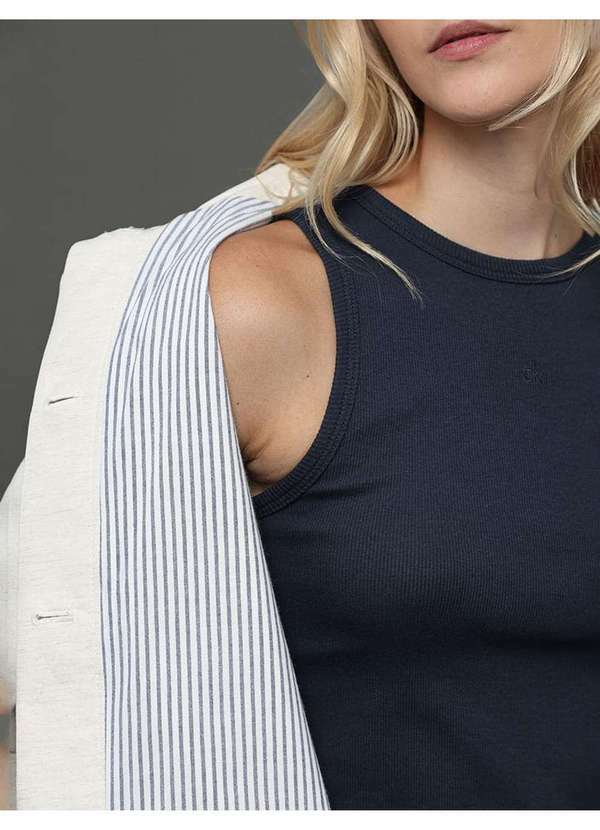 Calvin Klein Jeans - Jaqueta Feminina Linho Texturizado Calvin Klein - Off White Branco