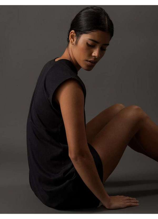 Calvin Klein Jeans - Vestido Feminino Cavas Raglan Calvin Klein Jeans - Preto Preto 3