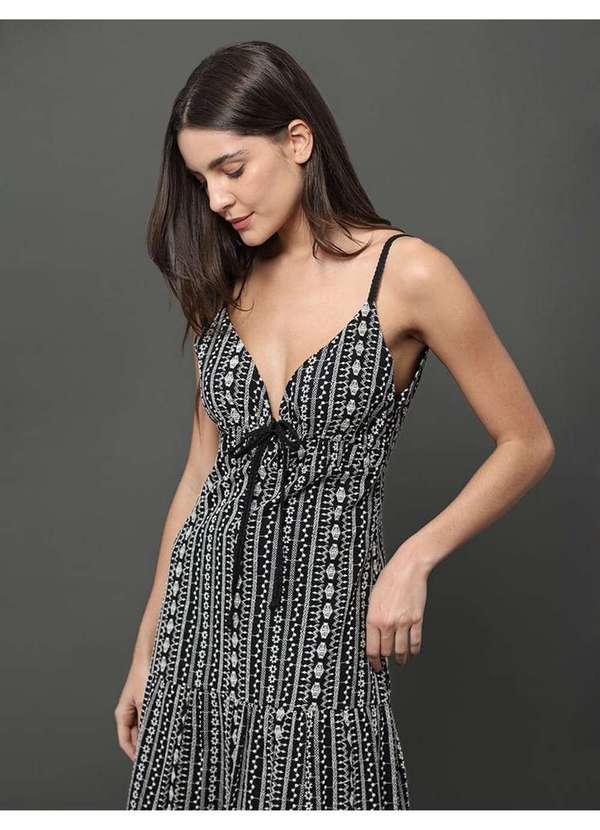 Calvin Klein Jeans - Vestido Feminino Midi de Laise Calvin Klein Jeans - Preto Preto