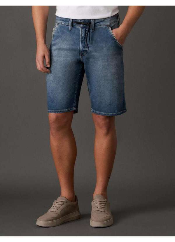 Calvin Klein Jeans - Bermuda Jeans Masculina Carnaby Calvin Klein Jeans - Azul Médio Azul