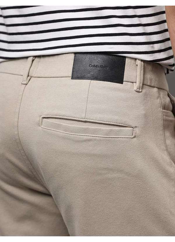 Calvin Klein Jeans - Bermuda Masculina Comfort Moletom Calvin Klein - Caqui Claro Bege
