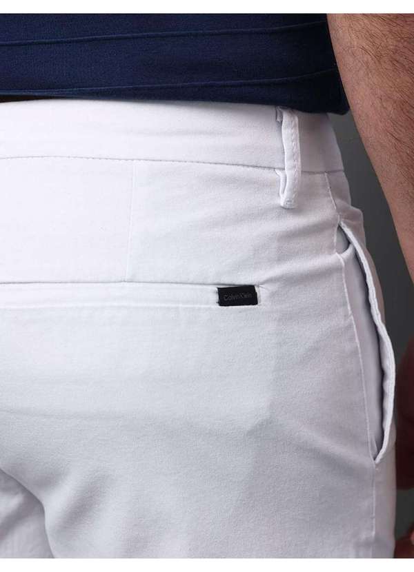 Calvin Klein Jeans - Bermuda Masculina Essential Carnaby Calvin Klein - Branco 2 Branco 4