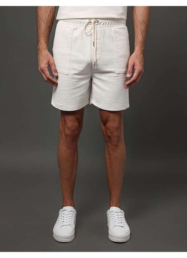 Calvin Klein Jeans - Bermuda Masculina Linho Diagonal Calvin Klein - Off White Branco