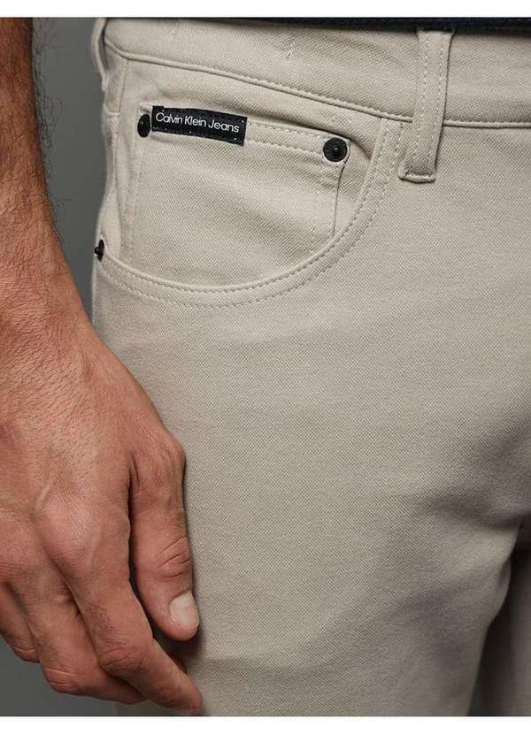 Calvin Klein Jeans - Calça Masculina Slim 5 Pockets Calvin Klein Jeans - Caqui Claro Bege 5