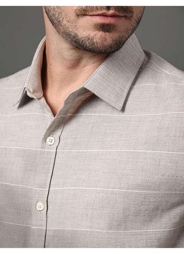 Calvin Klein Jeans - Camisa Masculina Cotton Stripes Calvin Klein - Caqui Medio Bege