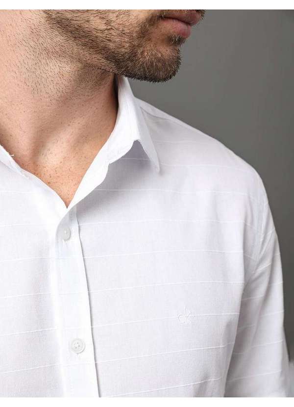Calvin Klein Jeans - Camisa Masculina Listras Relevo Calvin Klein - Branco Branco 4