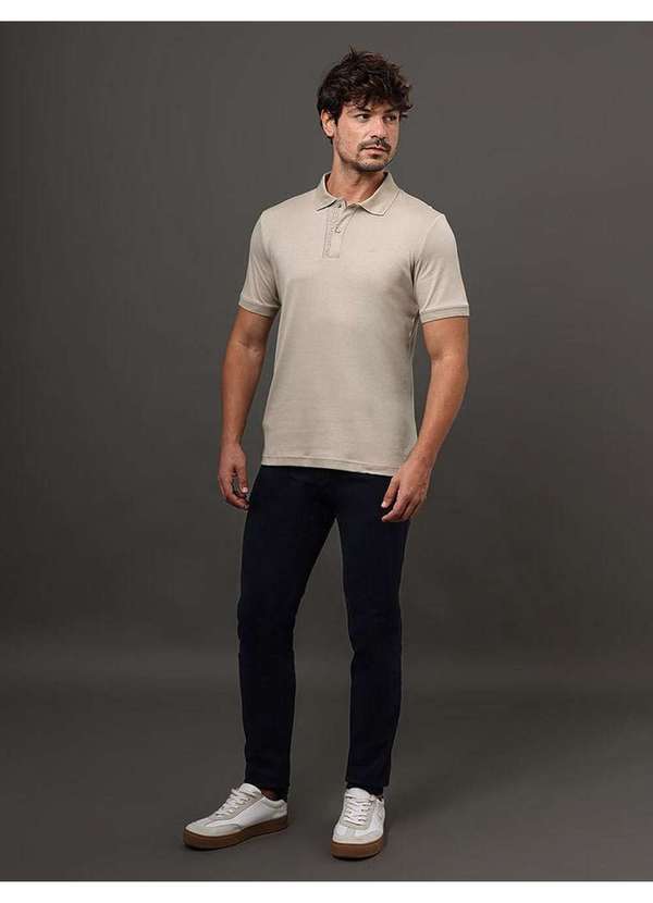 Calvin Klein Jeans - Polo Masculina Liquid Touch Calvin Klein - Areia Bege