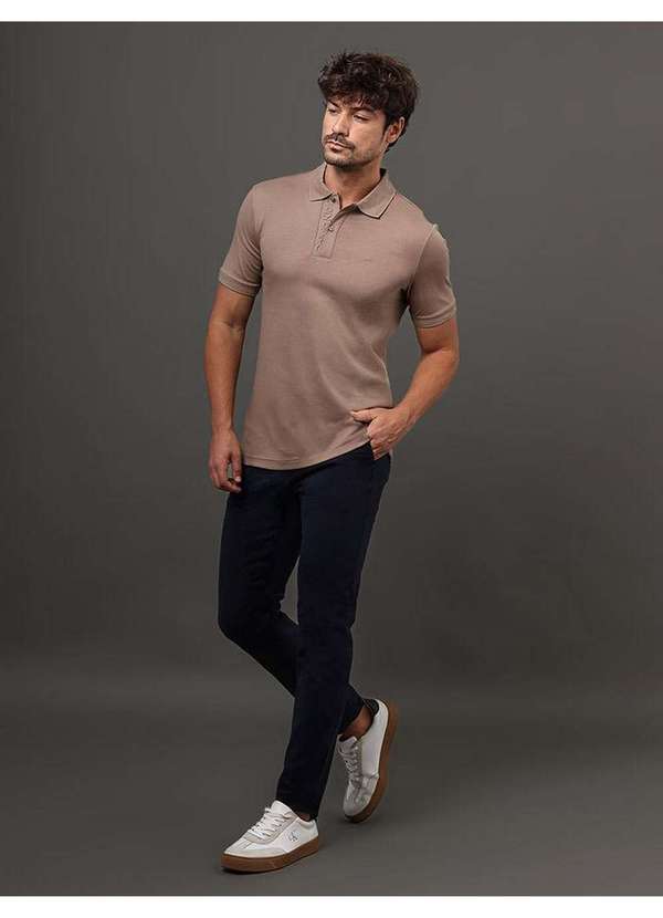 Calvin Klein Jeans - Polo Masculina Liquid Touch Calvin Klein - Caqui Medio Bege 3