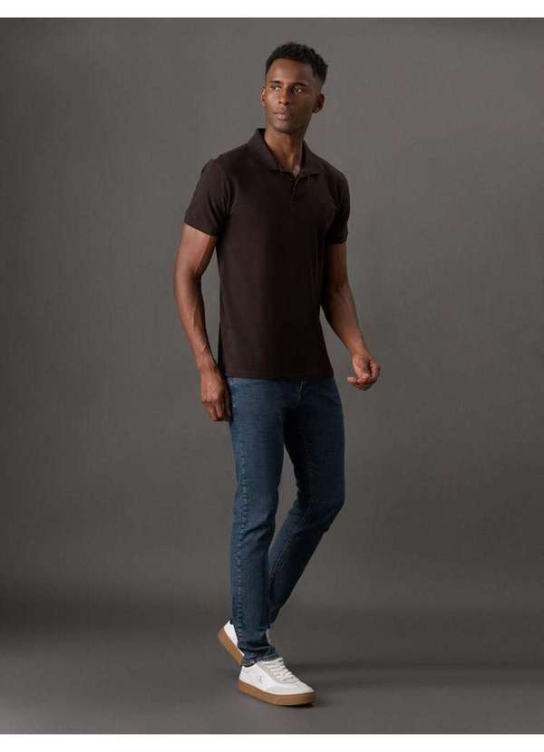 Calvin Klein Jeans - Polo Masculina Slim Friso Bordado Calvin Klein Jeans - Cafe Marrom