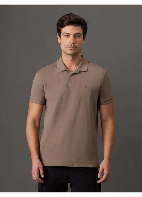 Calvin Klein Jeans - Polo Masculina Slim Logo Bordado Calvin Klein Jeans - Caqui Medio Bege